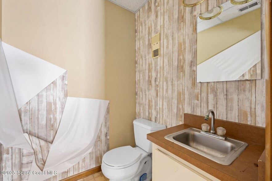 More Photos Of 700 N Wickham Rd, Melbourne Office For Lease