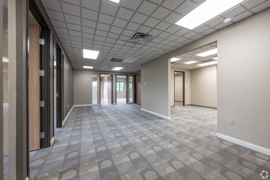 More Photos Of 600 N Bell Ave, Carnegie Office For Lease