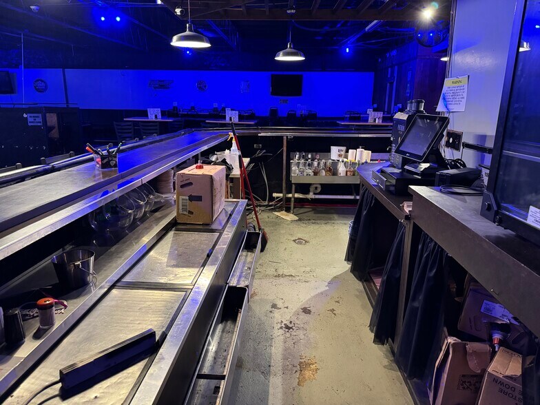 More Photos Of 3080 W State St, Bristol Bar For Sale