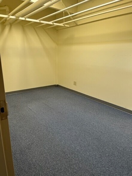 More Photos Of 3700 Woodland Dr, Anchorage Flex For Sale