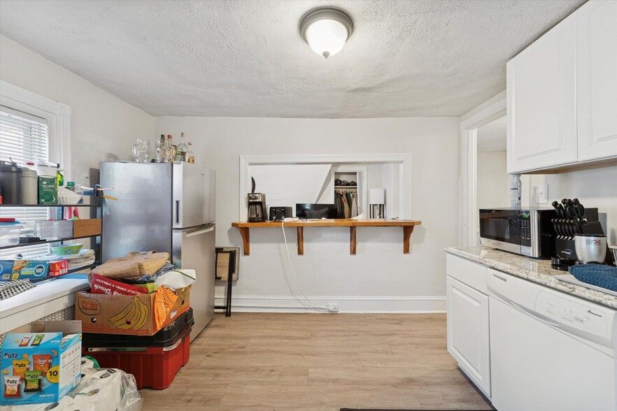 More Photos Of 222 Lippincott Ave, Ardmore Apartments For Sale