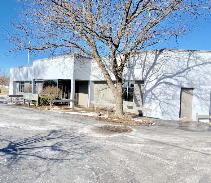 More Photos Of 653 Michigan Ave, Holland Freestanding For Lease