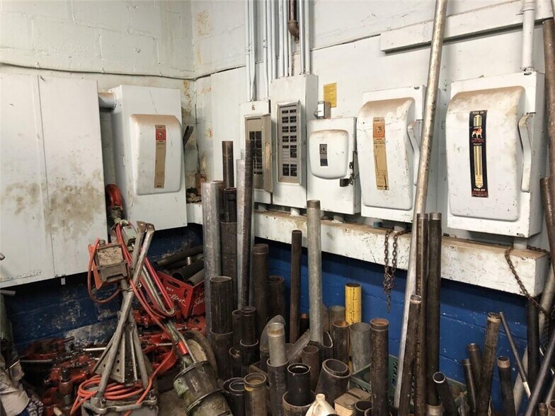 More Photos Of 631 West Ave, Rochester Warehouse For Sale