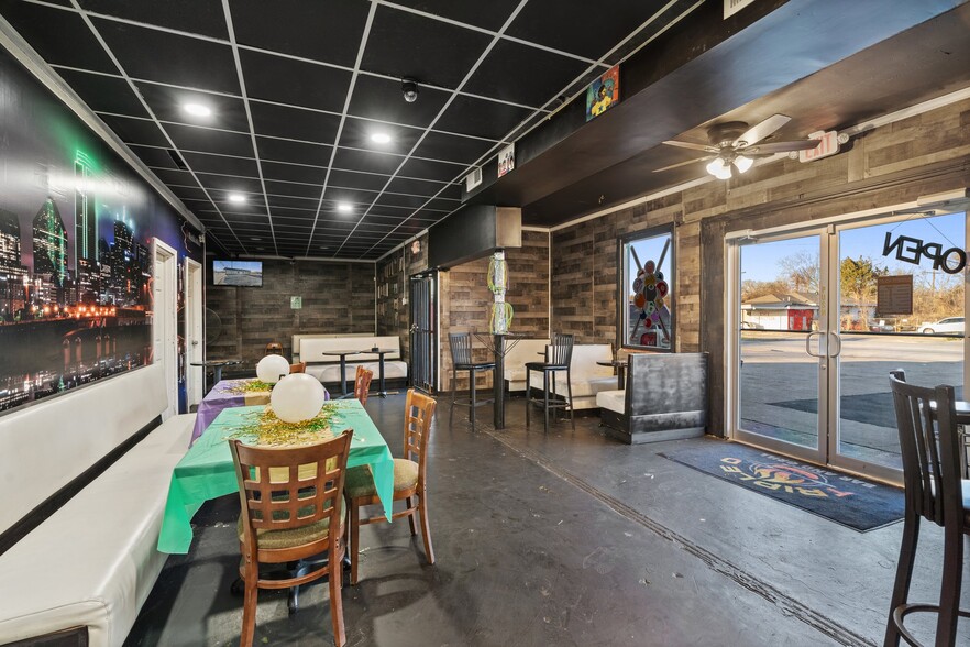 More Photos Of 5215 Singing Hills Dr, Dallas Restaurant For Sale