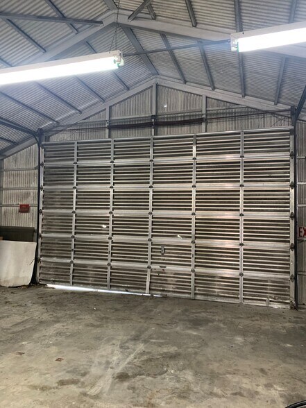 More Photos Of 11118 S Cleveland Ave, Fort Myers Warehouse For Lease