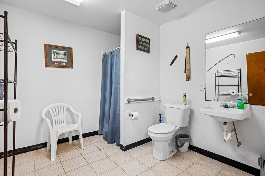 More Photos Of 3966 FM 1781, Rockport Specialty For Sale