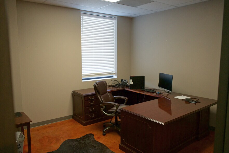 More Photos Of 8717 Humble Westfield Rd, Humble Warehouse For Sale