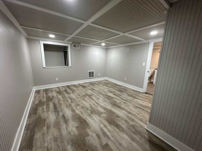 More Photos Of 1662 Murfreesboro Rd, Woodbury General Retail For Sale