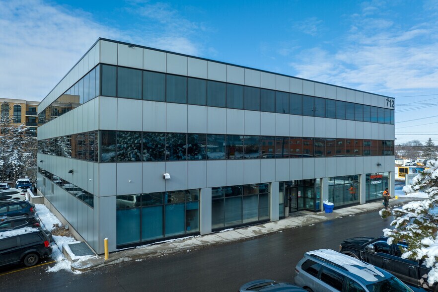 More Photos Of 712 Davis Dr, Newmarket Medical For Sale