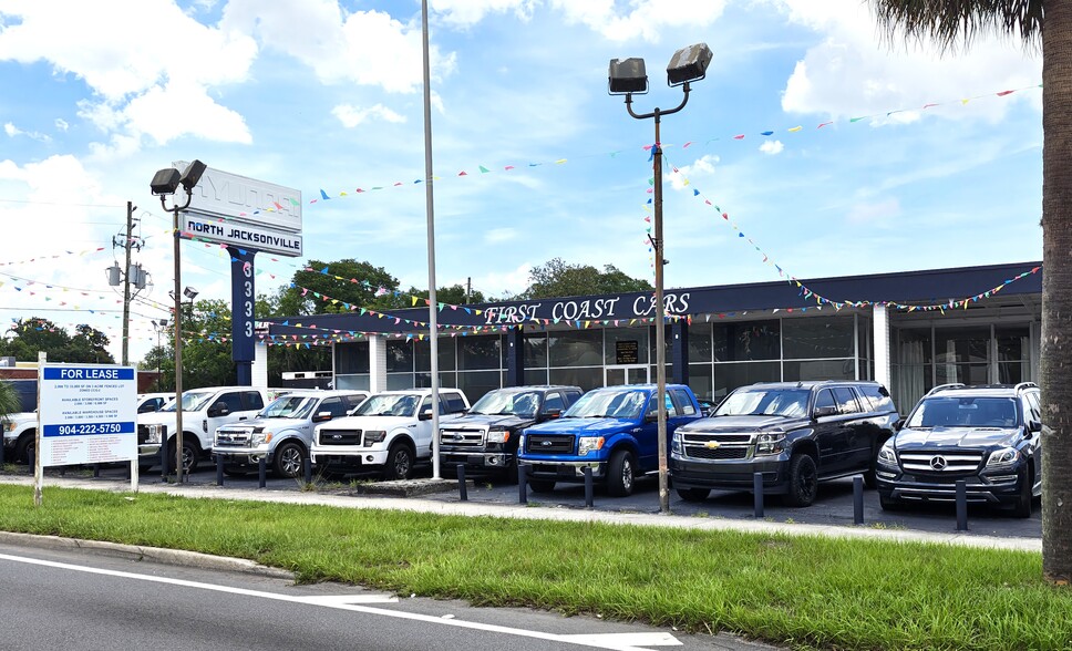 More Photos Of 3333 N Main St, Jacksonville Light Manufacturing For Lease