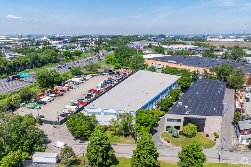 More Photos Of 78-82 Henry St, Secaucus Warehouse For Lease