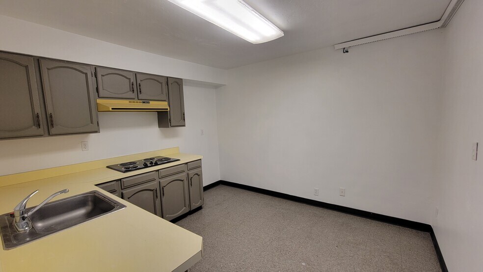 More Photos Of 2505 N Alvernon Way, Tucson Office For Sale