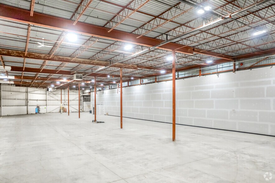 More Photos Of 44 Rolark Dr, Toronto Manufacturing For Lease