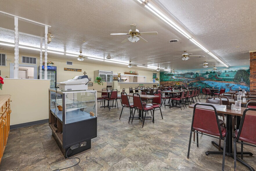 More Photos Of 749-751 Dayton Oxford Rd, Carlisle Freestanding For Lease
