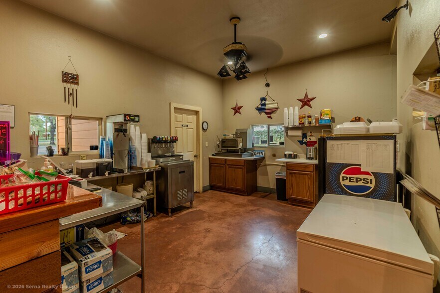 More Photos Of 3710 Waterwood Pass, Elmendorf Restaurant For Sale