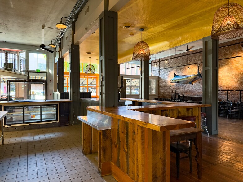 More Photos Of 21 E Main St, Walla Walla General Retail For Lease