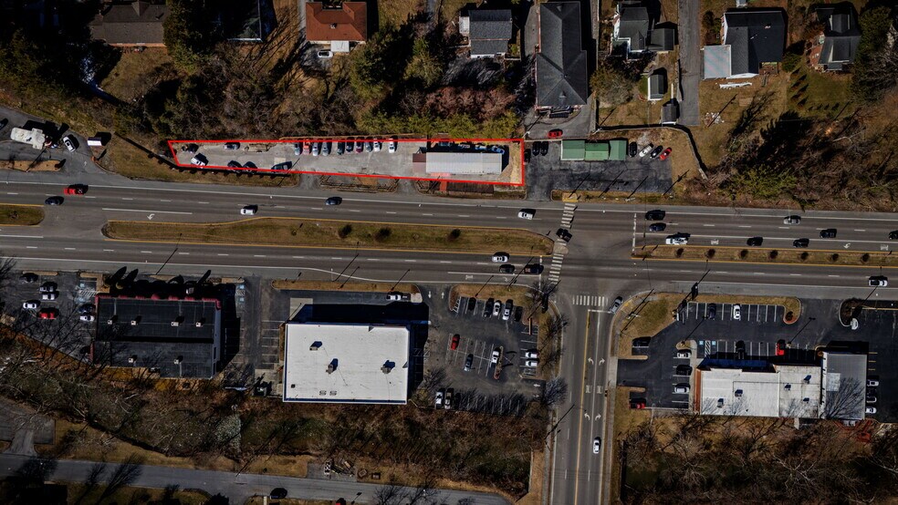 More Photos Of 710 Volunteer Pky, Bristol Storefront Retail Office For Sale