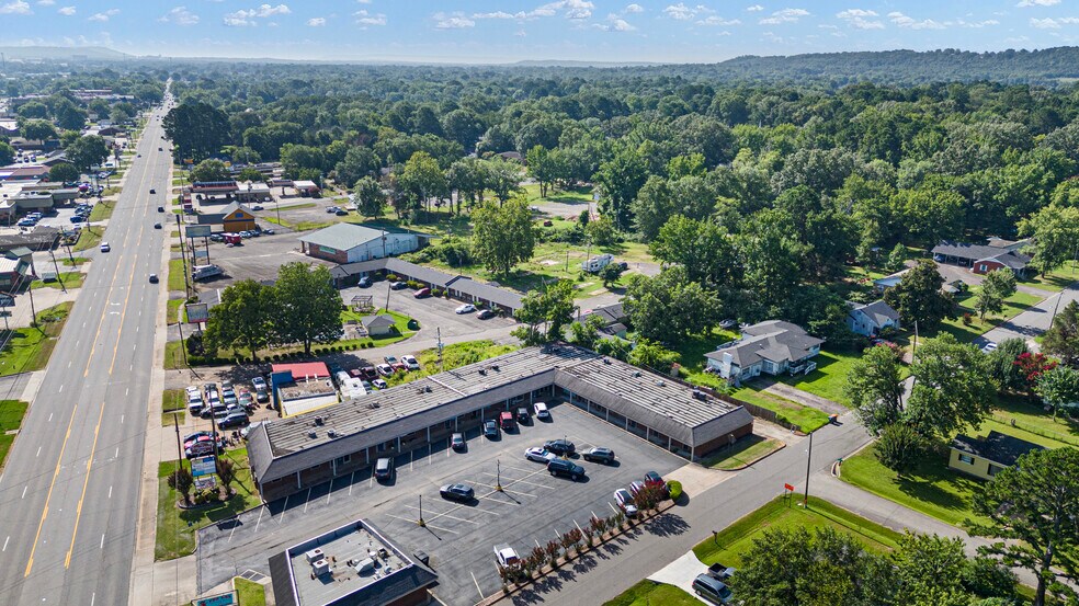 More Photos Of 2621 W Main St, Russellville General Retail For Sale