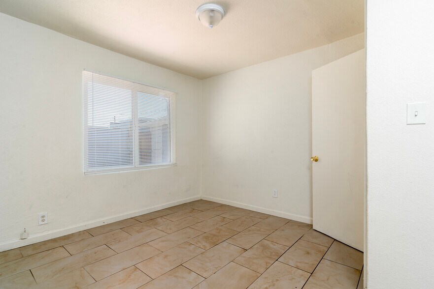 More Photos Of 525 N 32nd St, Phoenix Apartments For Sale