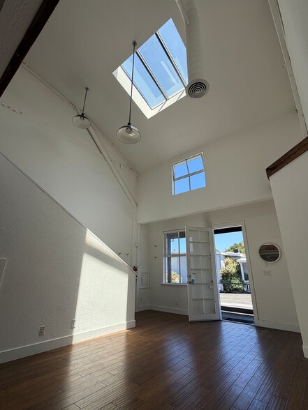 More Photos Of 12-14 E Sir Francis Drake Blvd, Larkspur Unknown For Lease