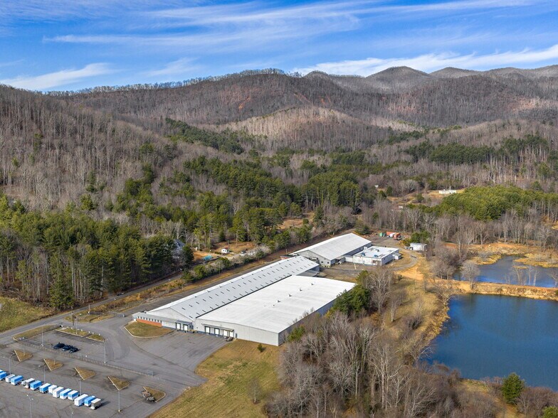More Photos Of 111 Old Bee Tree Rd, Swannanoa Warehouse For Lease