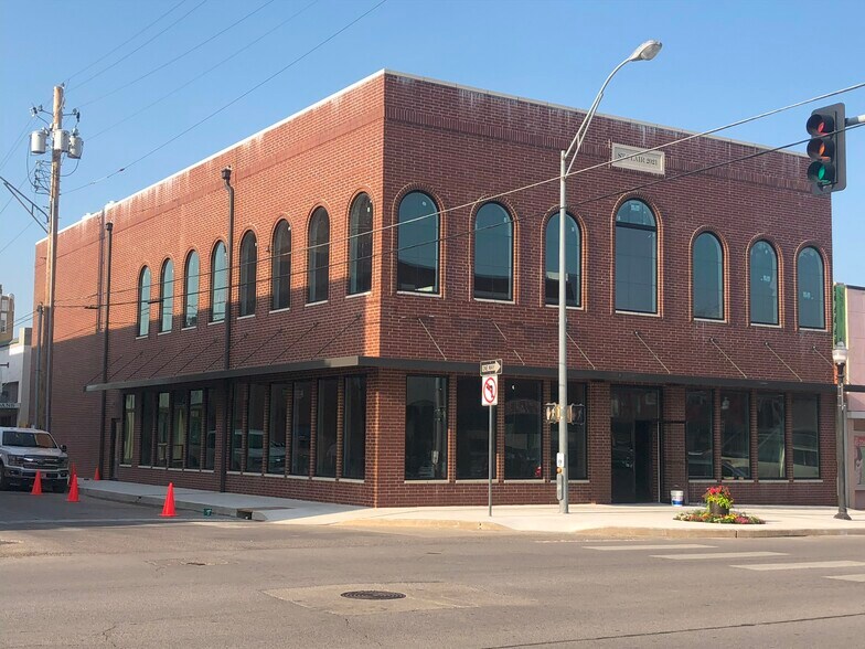 More Photos Of 127 W Main St, Ardmore Office For Sale