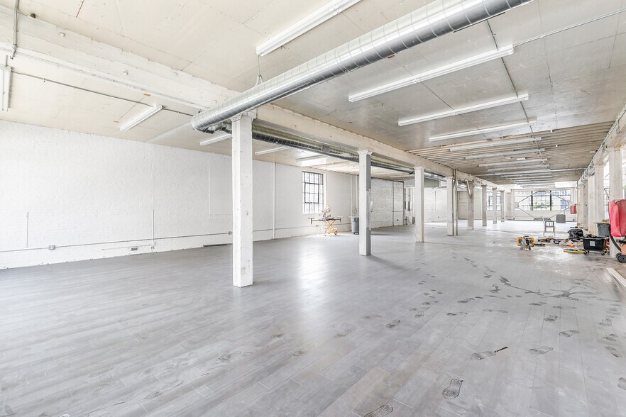More Photos Of 823 S Los Angeles St, Los Angeles Loft Creative Space For Lease
