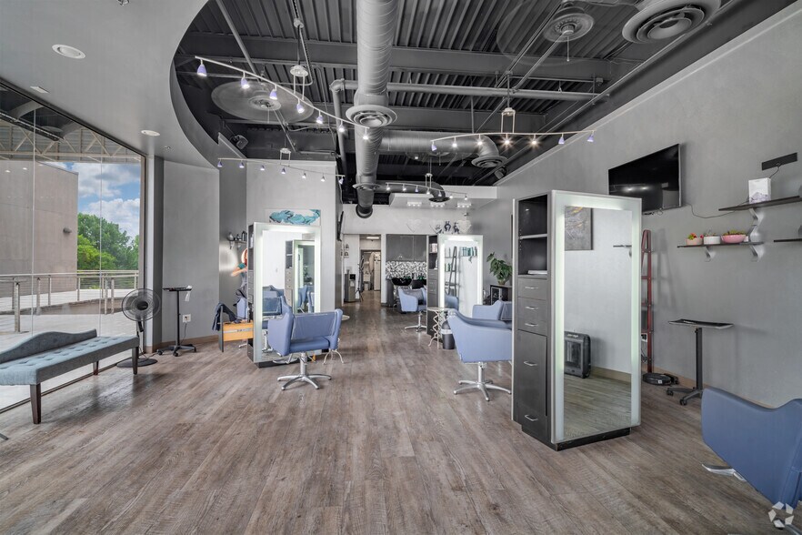 More Photos Of 238 N Loop 1604 E, San Antonio Unknown For Lease