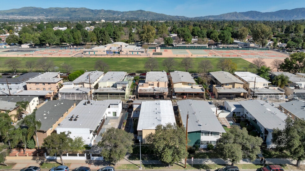 More Photos Of 17945 Roscoe Blvd, Northridge Apartments For Sale