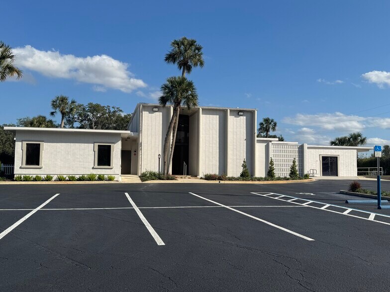 More Photos Of 837 S Main St, Wildwood Medical For Lease