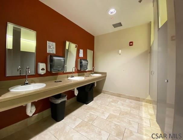 More Photos Of 1 Tech Park Dr, Johnstown Medical For Lease