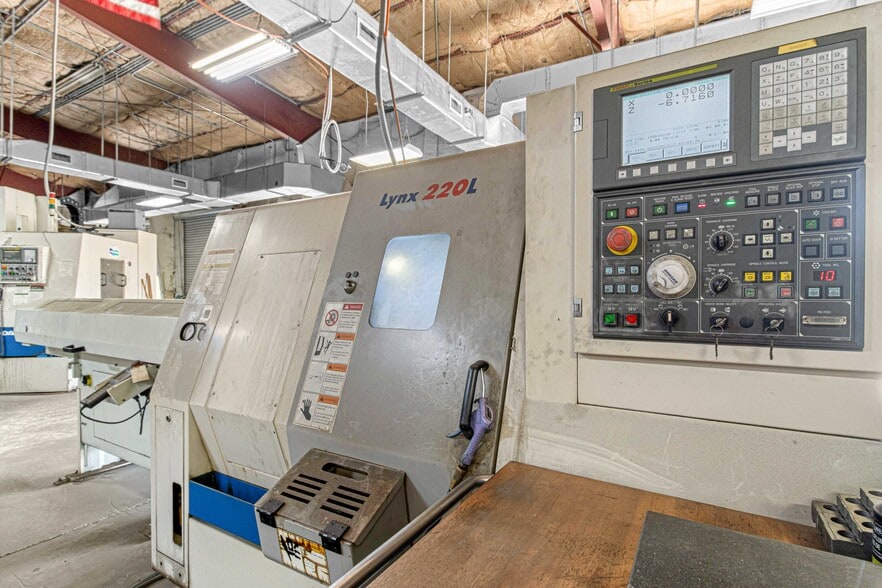 More Photos Of 1031 NE 16th St, Ocala Manufacturing For Sale