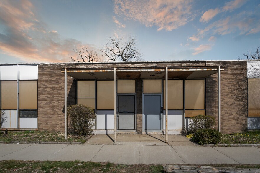 Primary Photo Of 13030 Puritan St, Detroit Office For Sale
