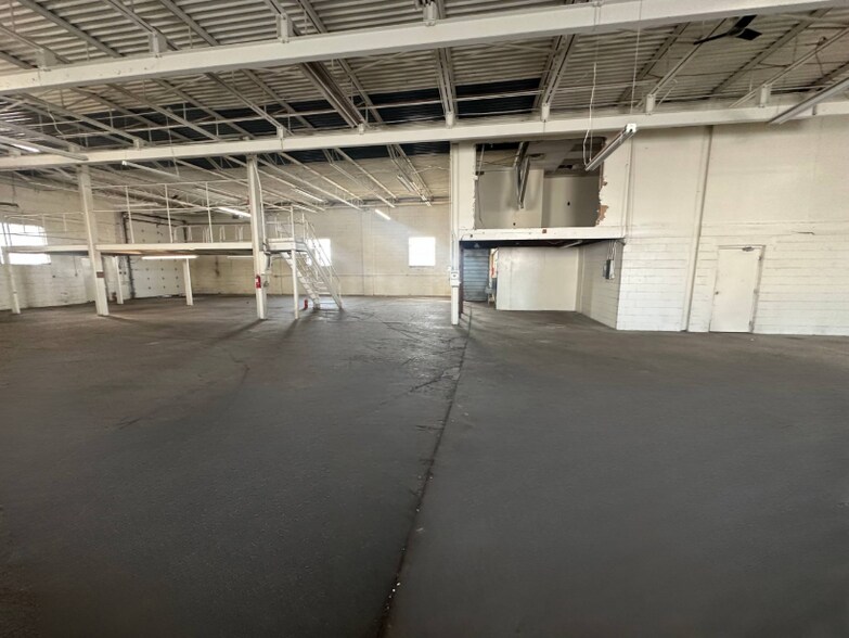 More Photos Of 26674 Liberal St, Center Line Warehouse For Sale