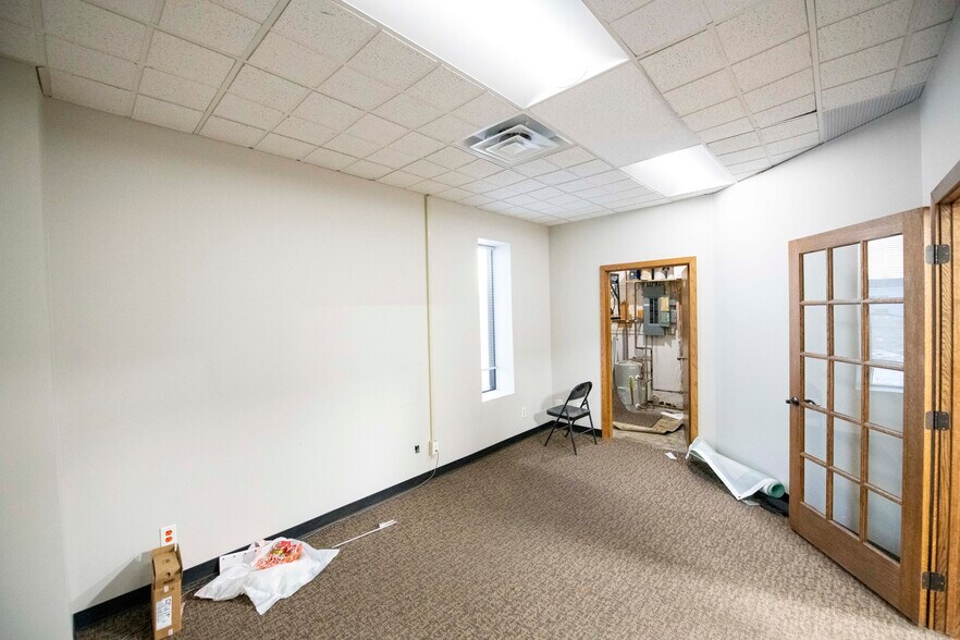 More Photos Of 1119 N 42nd St, Grand Forks Office For Lease