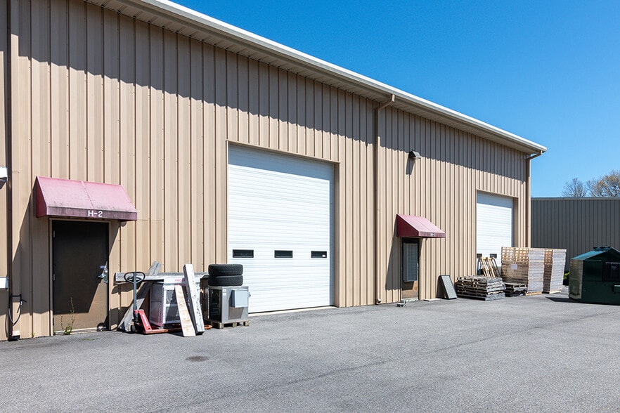 More Photos Of 376 Dry Bridge Rd, North Kingstown Warehouse For Sale