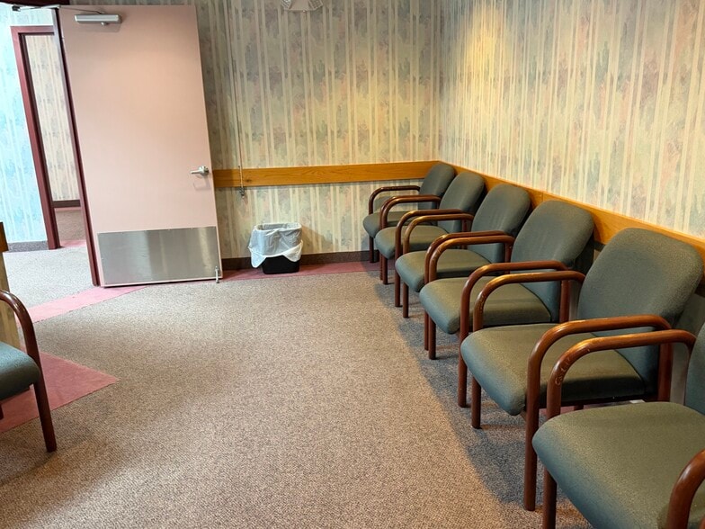 More Photos Of 12 Case St, Norwich Medical For Sale