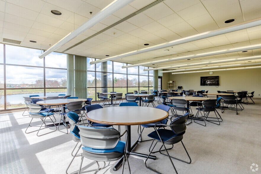 More Photos Of 801 W Rockton Rd, Rockton Research And Development For Sale