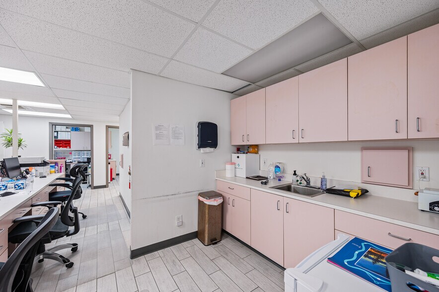 More Photos Of 3339 Fairview St, Pasadena Medical For Lease