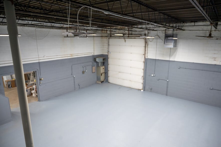 More Photos Of 4135 W 123rd St, Alsip Warehouse For Lease