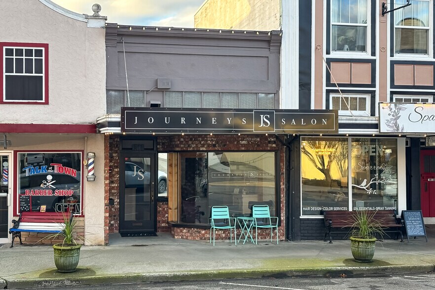 More Photos Of 511 Front St, Lynden General Retail For Sale
