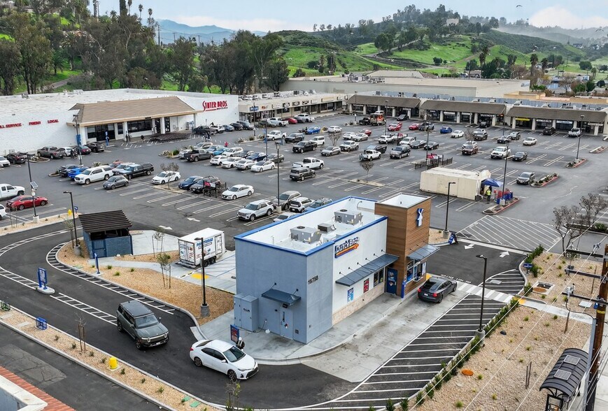 More Photos Of 16750 Lakeshore Dr, Lake Elsinore Fast Food For Sale