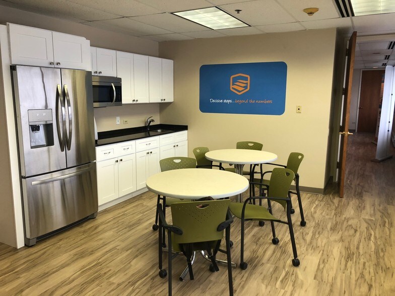 More Photos Of 1300 Greenbrook Blvd, Hanover Park Office For Sale