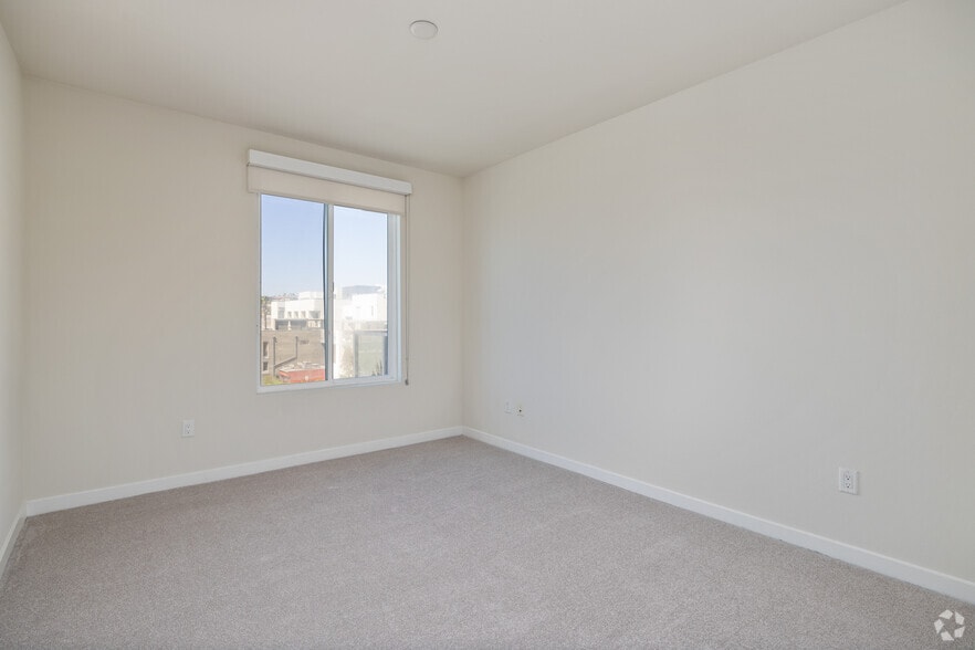 More Photos Of 1980 Kettner Blvd, San Diego Apartments For Lease