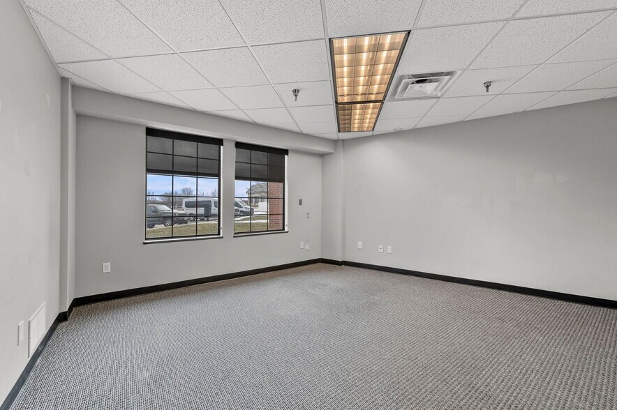 More Photos Of 3730 S Elizabeth St, Independence Medical For Lease