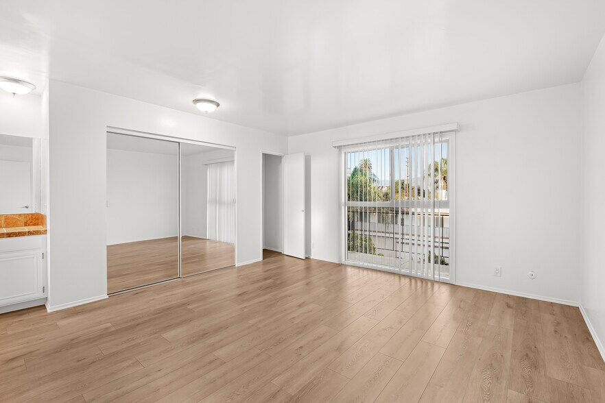 More Photos Of 10965-10997 Del Norte St, Ventura Apartments For Sale