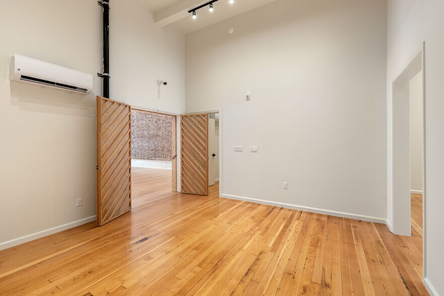 More Photos Of 302 N Main St, Lakeport Storefront For Sale