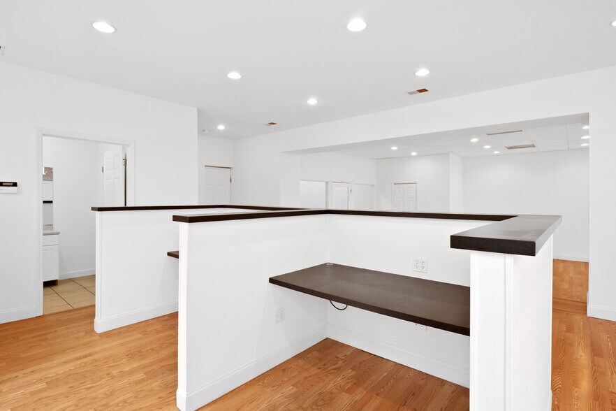 More Photos Of 6830 Gravois Ave, Saint Louis Storefront Retail Office For Lease