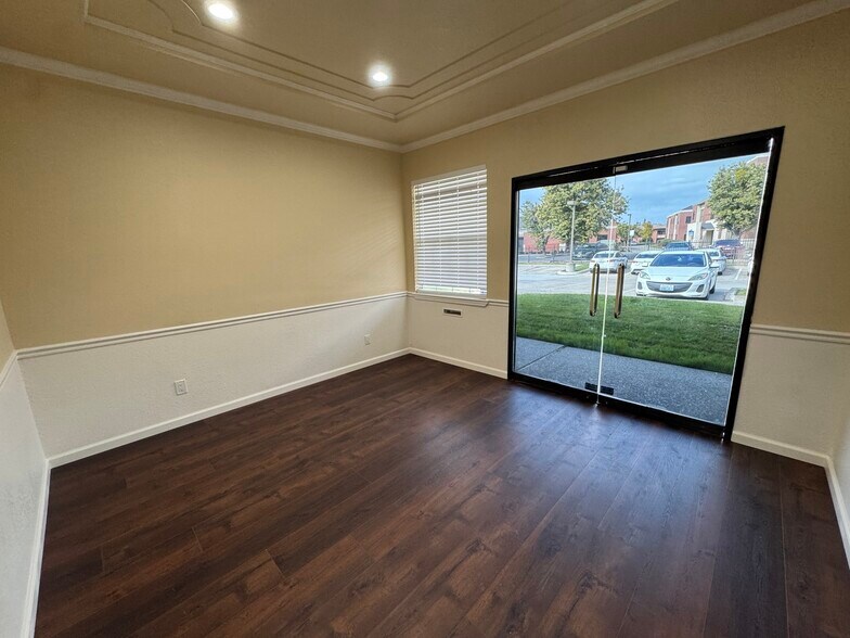 More Photos Of 7400 Shoreline Dr, Stockton Office For Lease