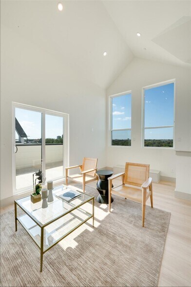 More Photos Of 512 N Lancaster Ave, Dallas Apartments For Sale